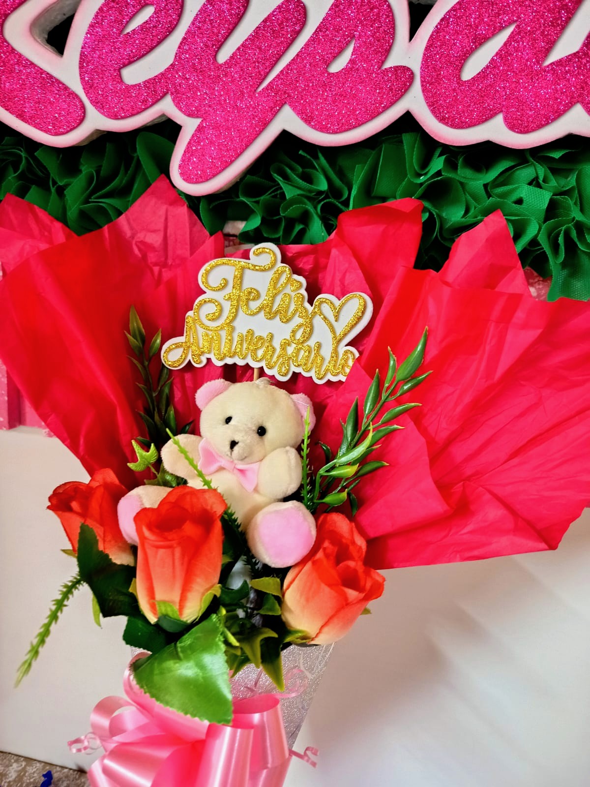 Cono de Flores con Peluche Clásico